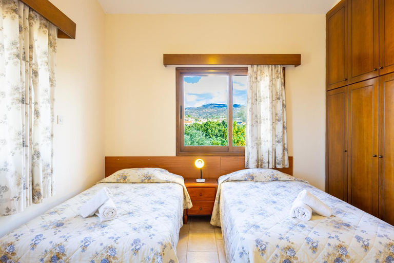 Others 3, Villa Natasha
