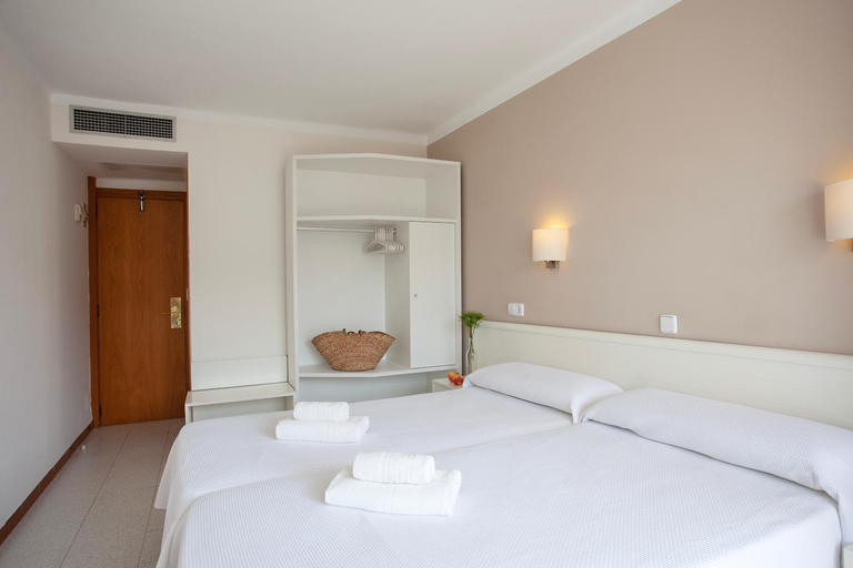 Bedroom 3, Hostal Residencia Sutimar, Baleares