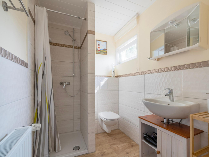 Bathroom, Schoner Bungalow in Poel in Strandnahe, Nordwestmecklenburg