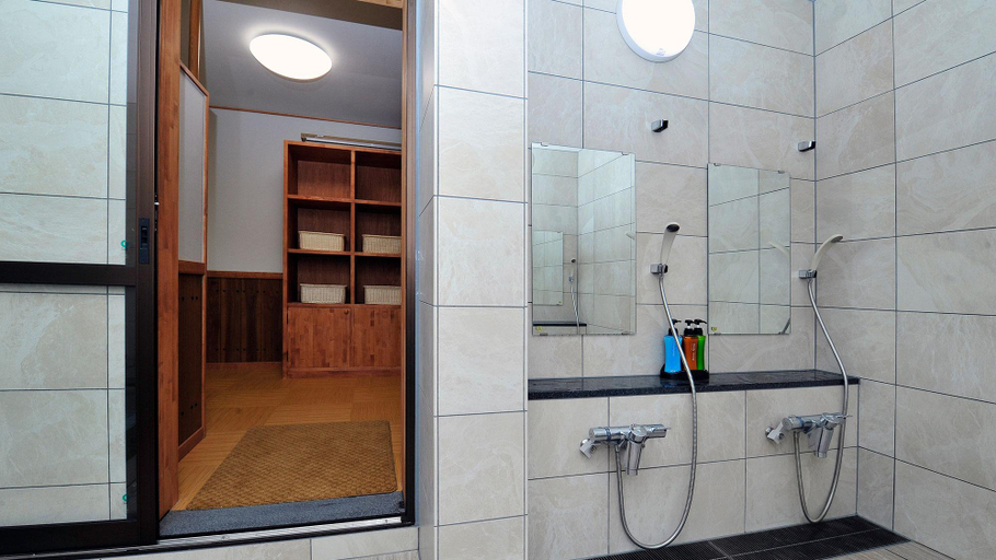 Bathroom 4, Ryokan Seifuso, Matsumoto