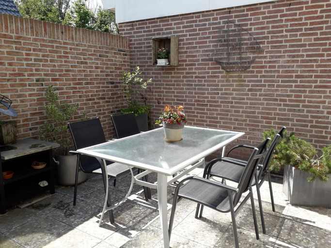 Balcony 5, Holiday Home Near Centre of Petten, Zijpe