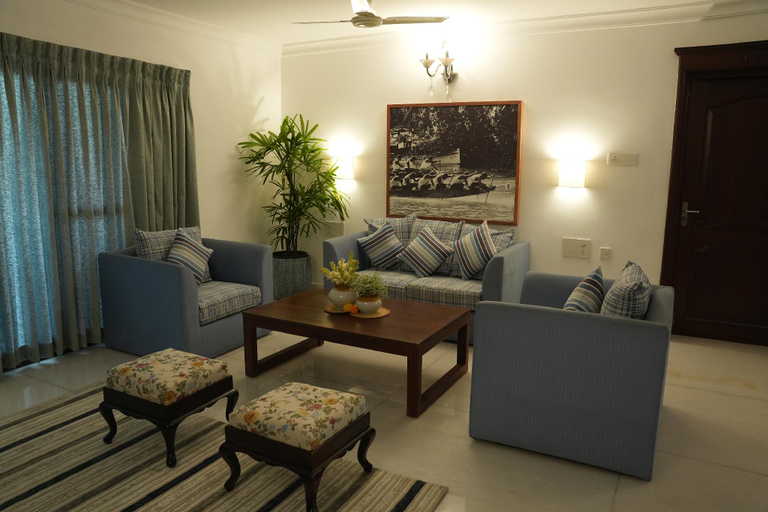 Others 5, Observatory by Chakolas Pavilion, Ernakulam