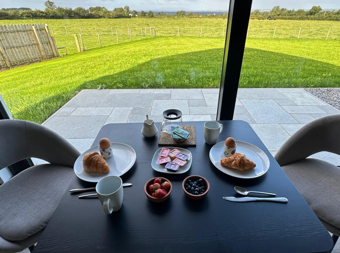 Food & Drinks, Lough View, Antrim and Newtownabbey