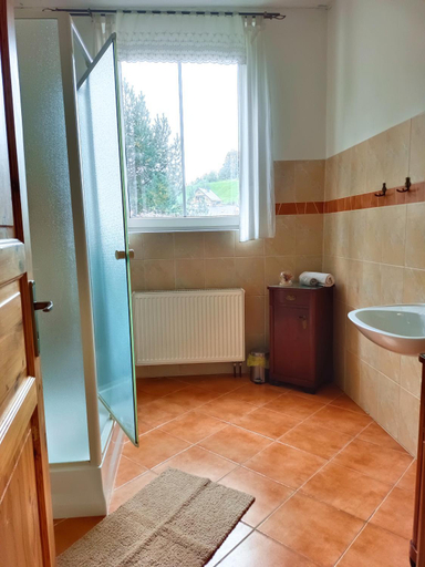 Bathroom 2, Penzion SPORTINO, Trutnov