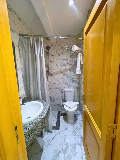 Bathroom 4, Zamalek House Hotel, Zamalik