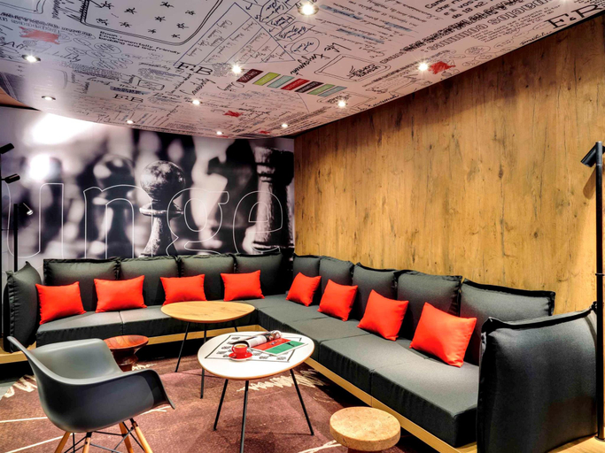 Public Area 3, ibis Roanne, Loire