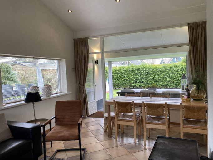Dining, Lovely Holiday Bungalow With Garden, Zijpe