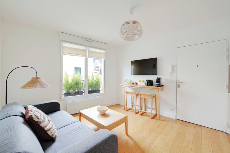 Living area 5, Charming Apartment - 1br-4p- Suresnes, Hauts-de-Seine