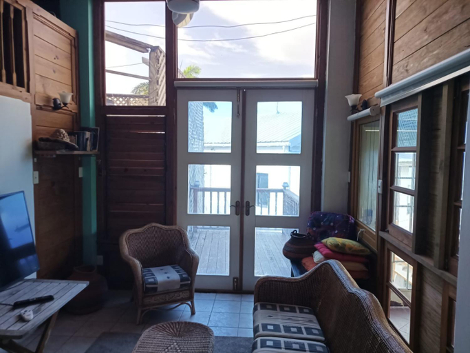 Others 2, Paradise Point Villas