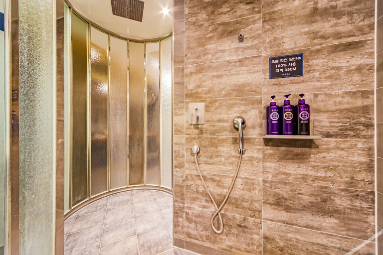 Bathroom 5, Ulsan KTX Station 1.2.3, Ulju