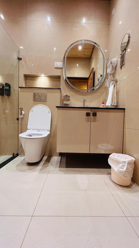 Bathroom 1, tamarind tree masinagudi, The Nilgiris