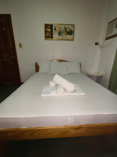 Bedroom 2, Walkerz Inn, Panglao