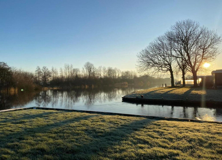 View from property 5, Tranquil Lakeside Stay for 4 Guests, Skarsterlân