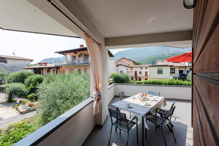 Balcony/terrace 3, Rosy & Onyx House With Shared Pool, Brescia