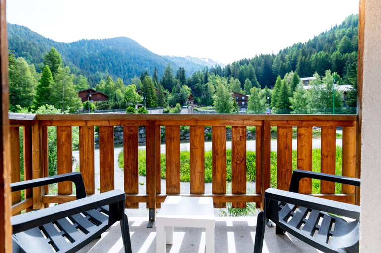Property grounds, Apartment in Modane With Mountain Views, Savoie