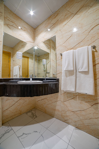 Bathroom 5, Platinum Coast Hotel Apartments, Fujairah