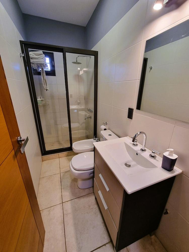 Bathroom 2, Drummond Apartments, Luján de Cuyo