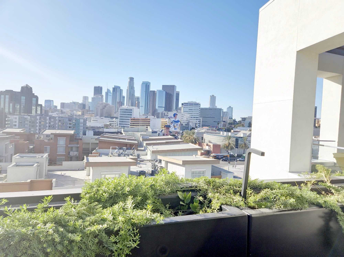 Exterior & Views, Premier Apts in Vibrant Downtown LA, Los Angeles