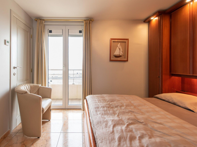 Room 3, Beautiful Apartment With a View of the Marina, West-Vlaanderen