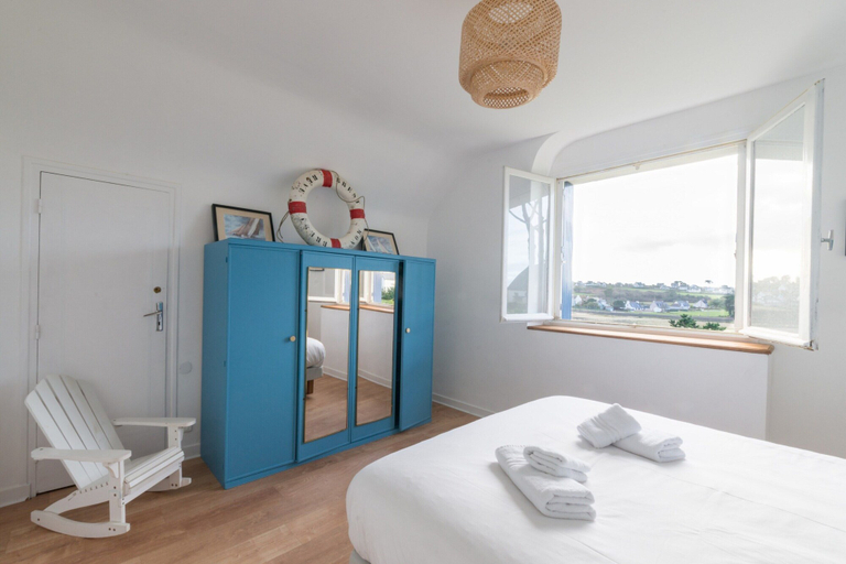 Room 3, Family house with sea view in Landéda, Finistère
