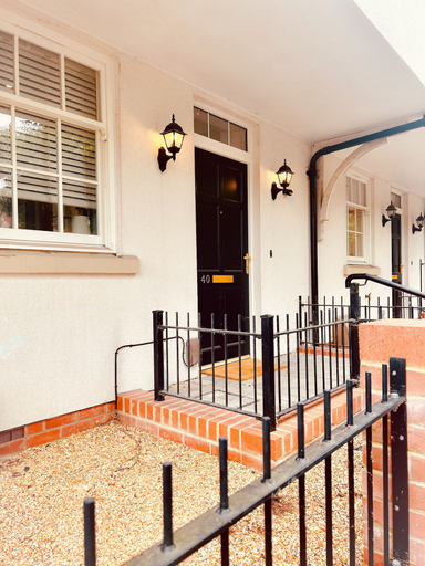 Exterior & Views, Stylish 3Bd Townhouse In Central Winchester, Hampshire