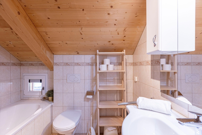 Bathroom 3, Snug Chalet With Infrared Sauna, Murau
