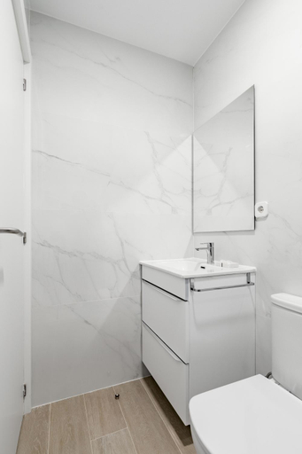 Bathroom 5, Sol Apartments - En el centro de Madrid, Madrid