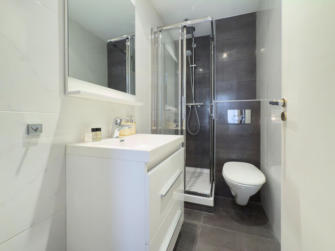 Room 3, L Artiste in Cannes With 3 Bedrooms and 3 Bathrooms, Alpes-Maritimes