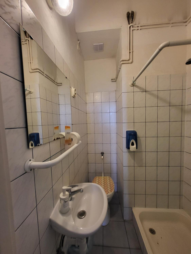 Bathroom 5, Casa Nora (Private rooms), Budapesti