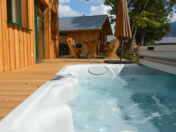 Sport & Beauty 5, Lush chalet with hot tub, Murau