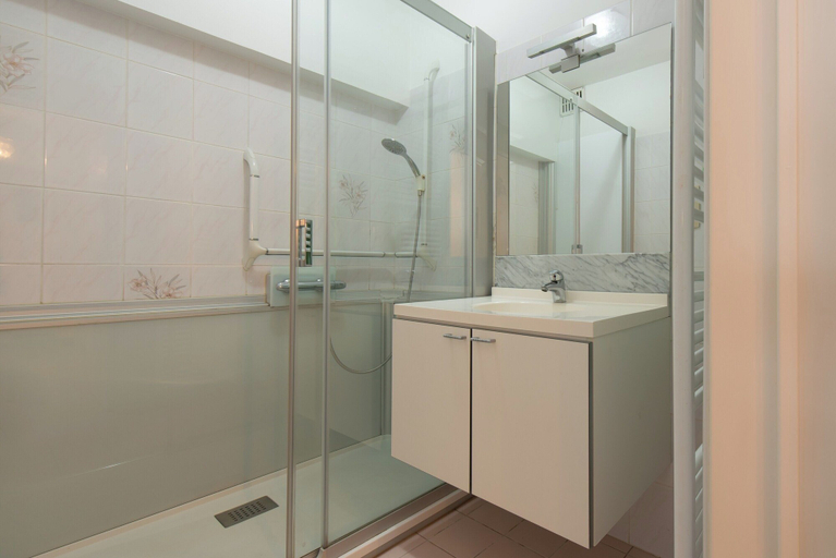 Bathroom, Apartment by the sea in Middelkerke, West-Vlaanderen