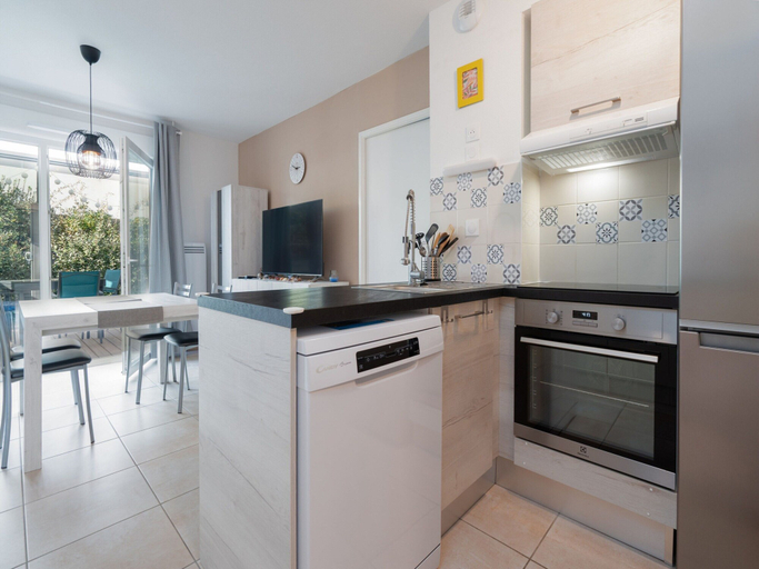 Private kitchen 2, Cozy Villa Retreat by the Sea, Hérault
