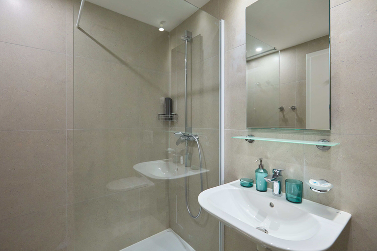 Bathroom 3, DOMINIUM CITY SUITES, Dubrovnik