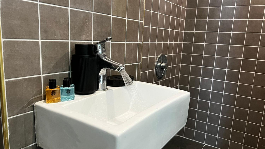 Bathroom 5, feridiye 35, Beyoğlu