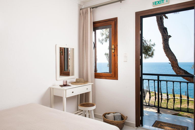 Others 2, Acroterra - Easy Living, East Macedonia and Thrace