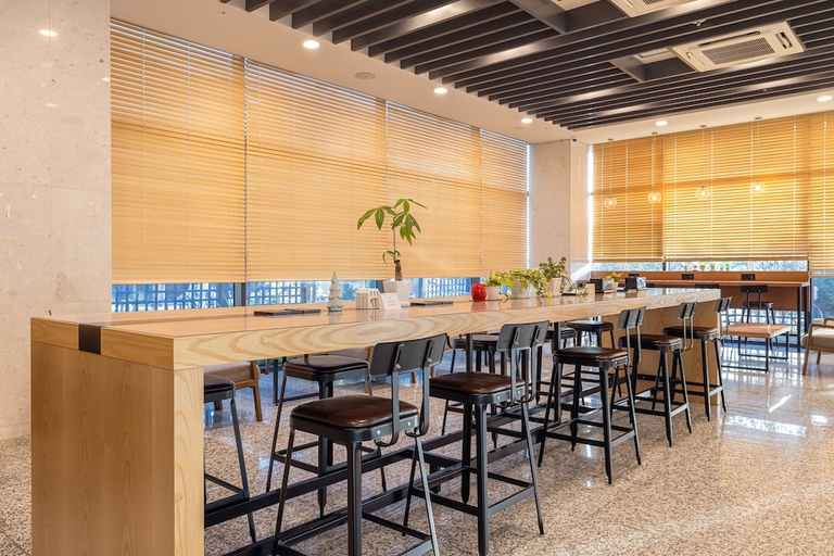 Food & Drinks, Ocean Soleview Hotel, Jung
