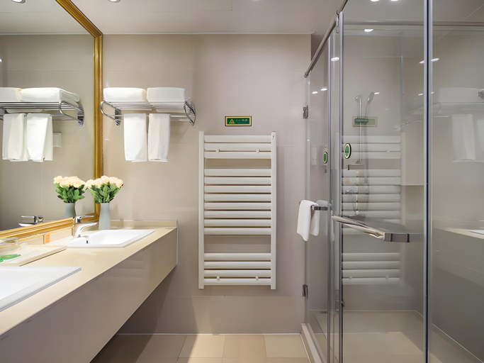 Bathroom, Vienna Hotel Qingdao Oriental Yingdu Sunac Xingguangdao, Qingdao