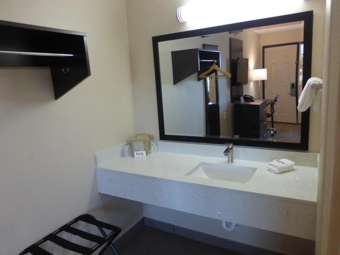 Bathroom 4, The Parker Lodge Fort Smith, Sebastian