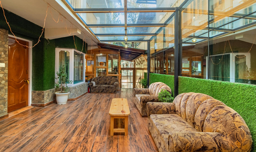 Public Area 3, Itsy Hotels Shri Gv Inn, 600 Mtrs From Tiffin Top, Nainital