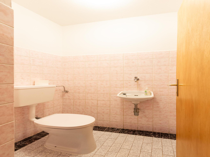 Bathroom 4, House in Fugen near Zillertal Ski Slopes, Schwaz