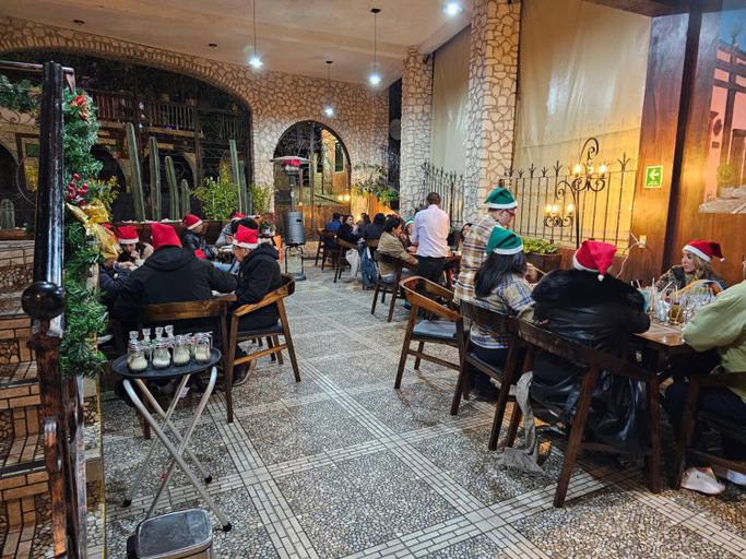 Food & Drinks 5, Hotel Pena Florencia, Ezequiel Montes