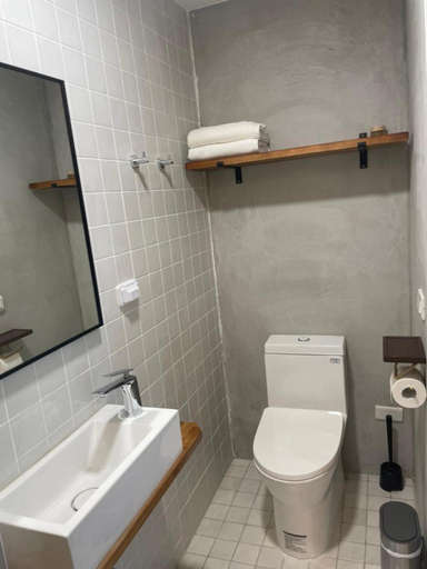 Bathroom 2, DayBreak 2, Taitung