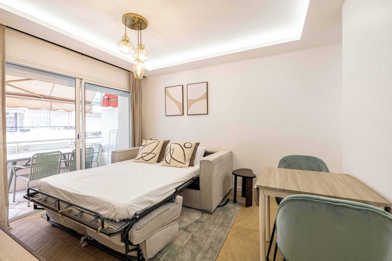 Room 3, Elegant Apt With Balcony 1bd/4p - Croisette/cannes, Alpes-Maritimes