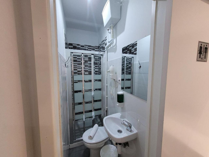 Bathroom 5, AYZ Frailes - Auto check-in property, Málaga