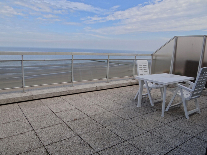 Balcony 3, Penthouse in Koksijde With Stunning Sea View, West-Vlaanderen