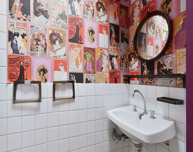 Bathroom 2, City-centered Comfort in Agde, Hérault