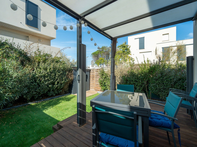 Outdoor dining 5, Cozy Villa Retreat by the Sea, Hérault
