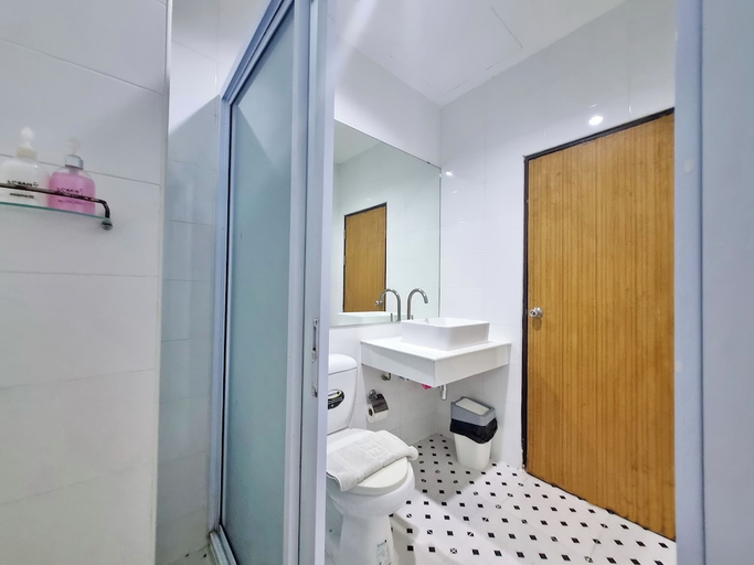 Bathroom 4, Mar24 Koh Tao Hotel, Ko Phangan