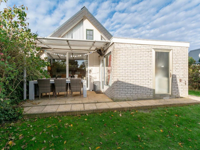 Exterior 3, Attractive Holiday Home Near Beach, Zijpe