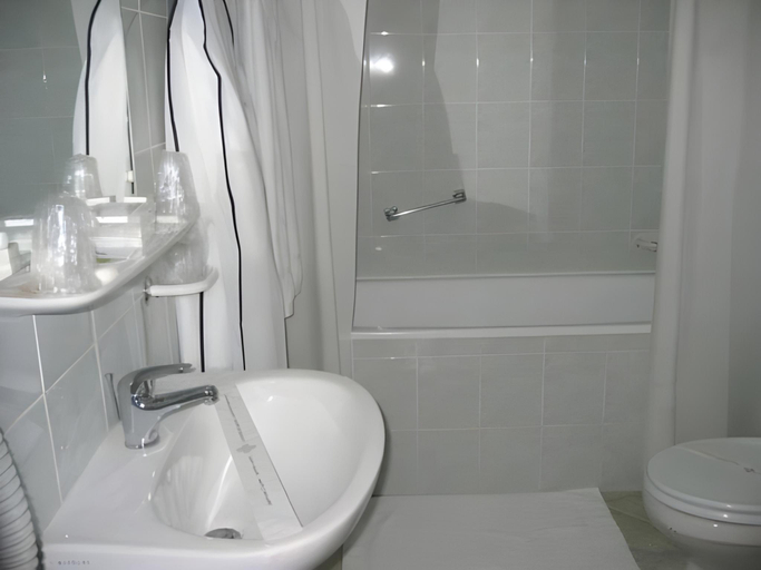 Bathroom 3, Hotel Belvedere, Cluj-napoca